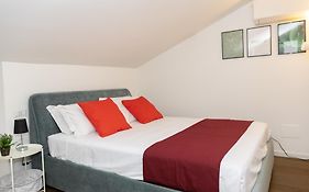 Disciplini Duplex Apartment